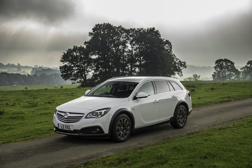 vauxhall insignia country tourer review alt