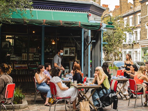 restaurants near vauxhall alt