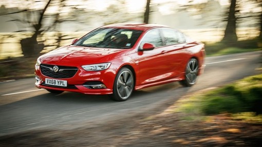 red vauxhall insignia alt