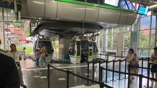 dickens wrexham vauxhall alt