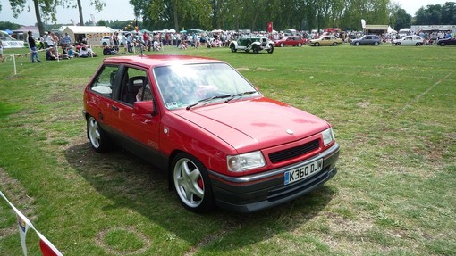 vauxhall nova 1.4 sri alt