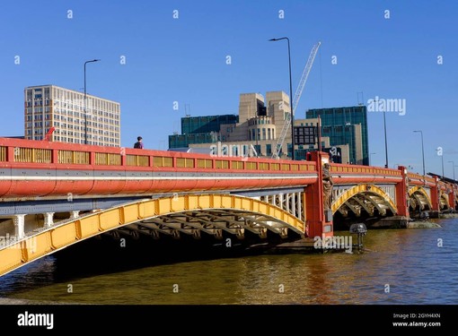 london vauxhall bridge alt