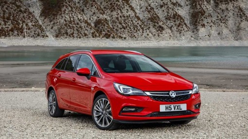 vauxhall astra tourer review alt