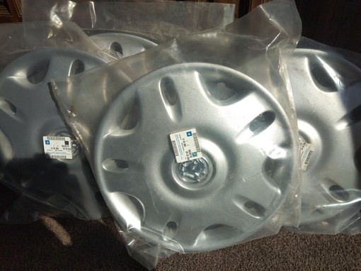 vauxhall 14 inch wheel trims alt
