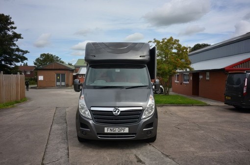 vauxhall movano horsebox alt