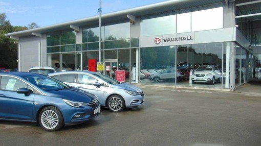 vauxhall dealer hull alt