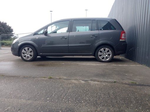 vauxhall zafira diesel mpg alt