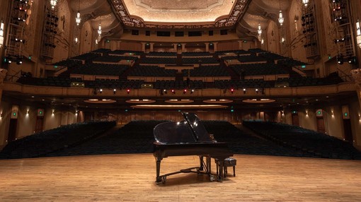arlene schnitzer concert hall capacity alt